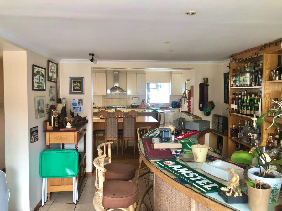 4 Bedroom Property for Sale in Westcliff Western Cape